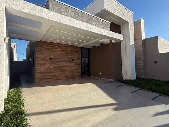 Casa com 200m² 3 quartos e 2 banheiros, à venda, no bairro Cará-cará em Ponta Grossa
