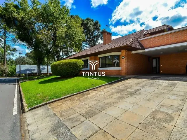Casa com 931m² 4 quartos e 4 banheiros, para alugar, no bairro Orleans em Curitiba