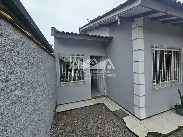 Casa 2 quartos e 1 banheiro, para alugar, no bairro São Sebastião em Palhoça