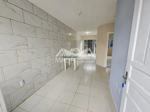 Casa 2 quartos e 1 banheiro, para alugar, no bairro São Sebastião em Palhoça