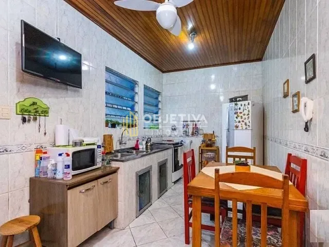 Casa 3 quartos e 3 banheiros, à venda, no bairro Cristal em Porto Alegre