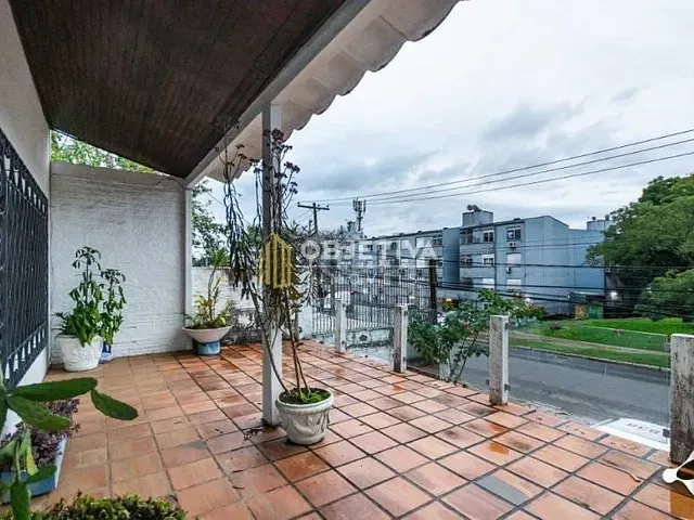 Casa 3 quartos e 3 banheiros, à venda, no bairro Cristal em Porto Alegre