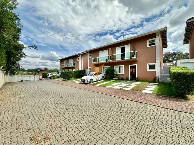 Casa 3 quartos e 2 banheiros, à venda, no bairro Jardim Pioneiro em Cotia