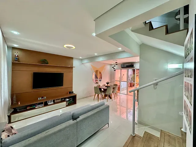 Casa 3 quartos e 2 banheiros, à venda, no bairro Jardim Pioneiro em Cotia