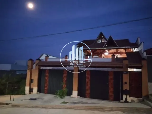 Casa com 300m² 3 quartos e 3 banheiros, à venda, no bairro Jardim Floresta em Pouso Alegre