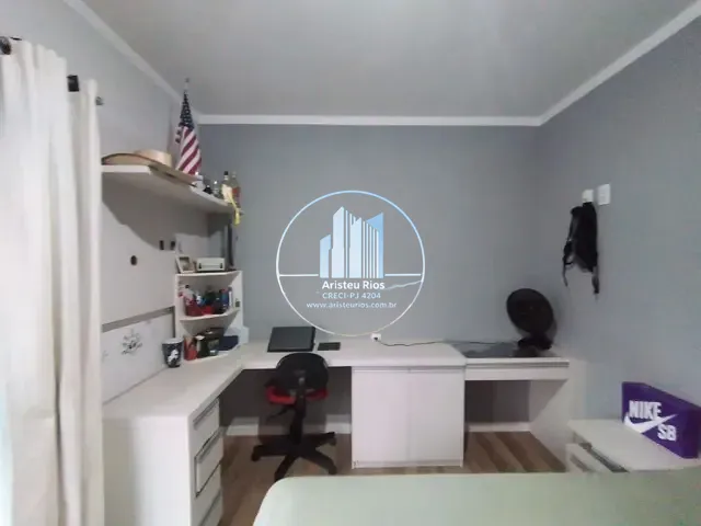Casa com 300m² 3 quartos e 3 banheiros, à venda, no bairro Jardim Floresta em Pouso Alegre