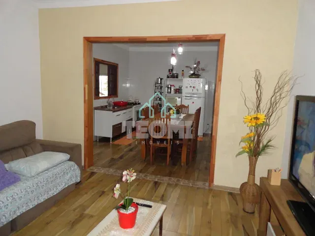 Casa com 260m² 2 quartos e 2 banheiros, à venda, no bairro Chácara Belo Horizonte em Taubaté