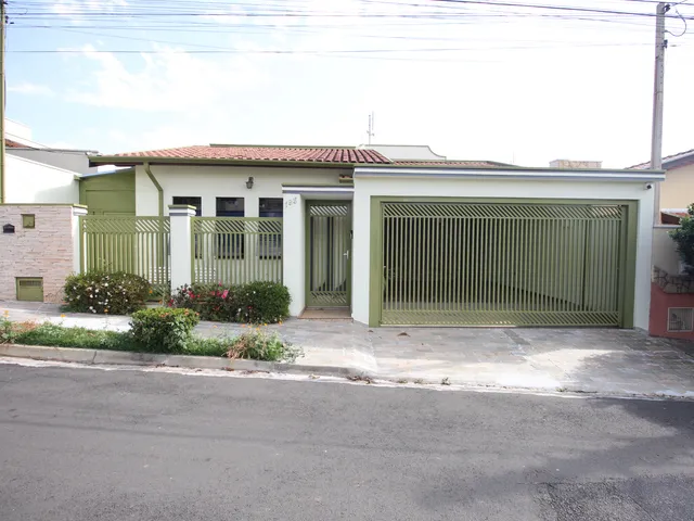 Casa com 300m² 3 quartos e 4 banheiros, para alugar, no bairro Jardim Nova São João em São João da Boa Vista