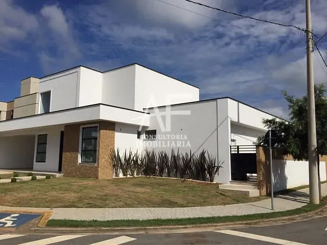 Casa com 543m² 3 quartos e 5 banheiros, à venda ou para alugar, no bairro Quiririm em Taubaté