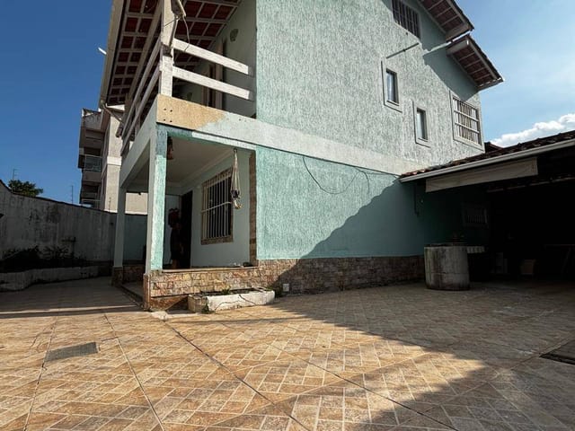 Casa 3 quartos e 4 banheiros, à venda, no bairro Extensão do Bosque em Rio das Ostras