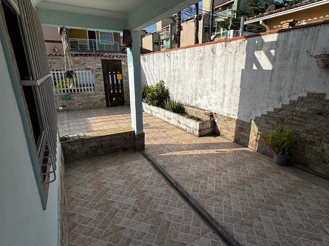 Casa 3 quartos e 4 banheiros, à venda, no bairro Extensão do Bosque em Rio das Ostras
