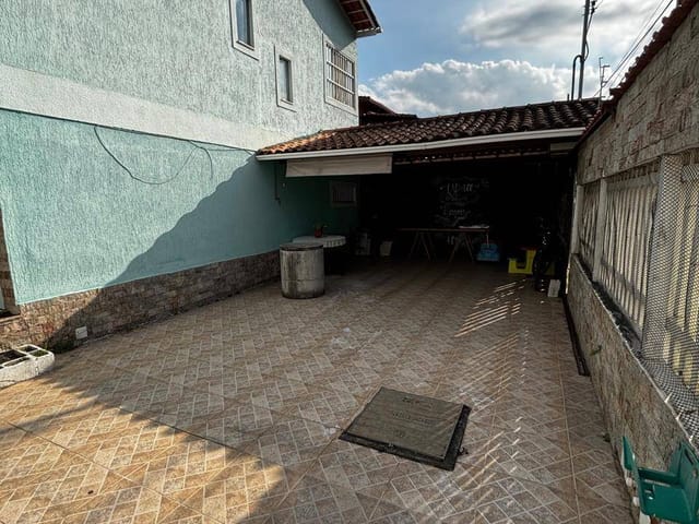 Casa 3 quartos e 4 banheiros, à venda, no bairro Extensão do Bosque em Rio das Ostras