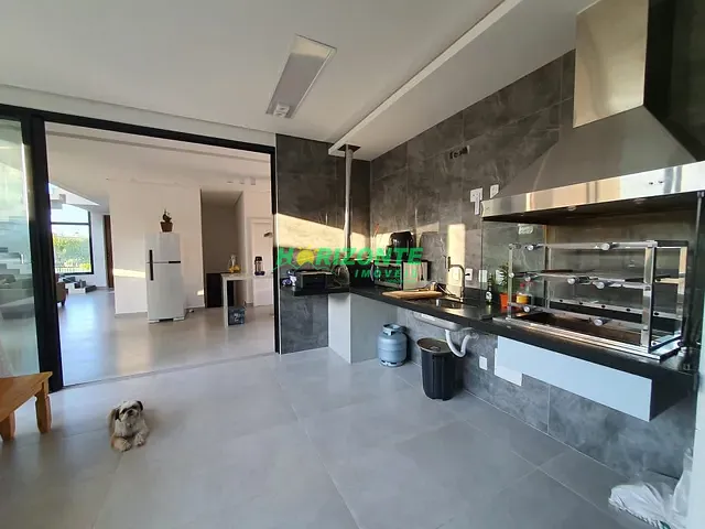 Casa com 472m² 4 quartos e 6 banheiros, à venda, no bairro Condomínio Residencial Alphaville II em São José dos Campos