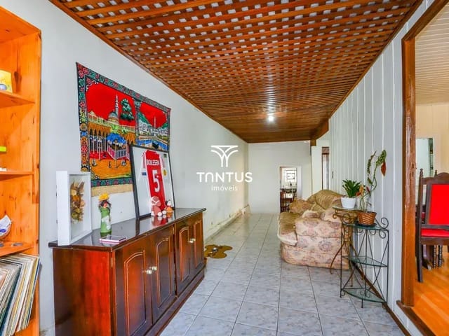 Casa com 445m² 4 quartos e 2 banheiros, à venda, no bairro Boa Vista em Curitiba