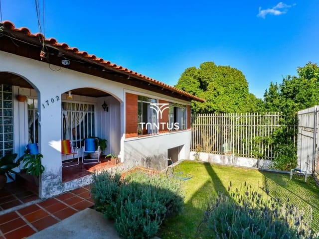 Casa com 445m² 4 quartos e 2 banheiros, à venda, no bairro Boa Vista em Curitiba
