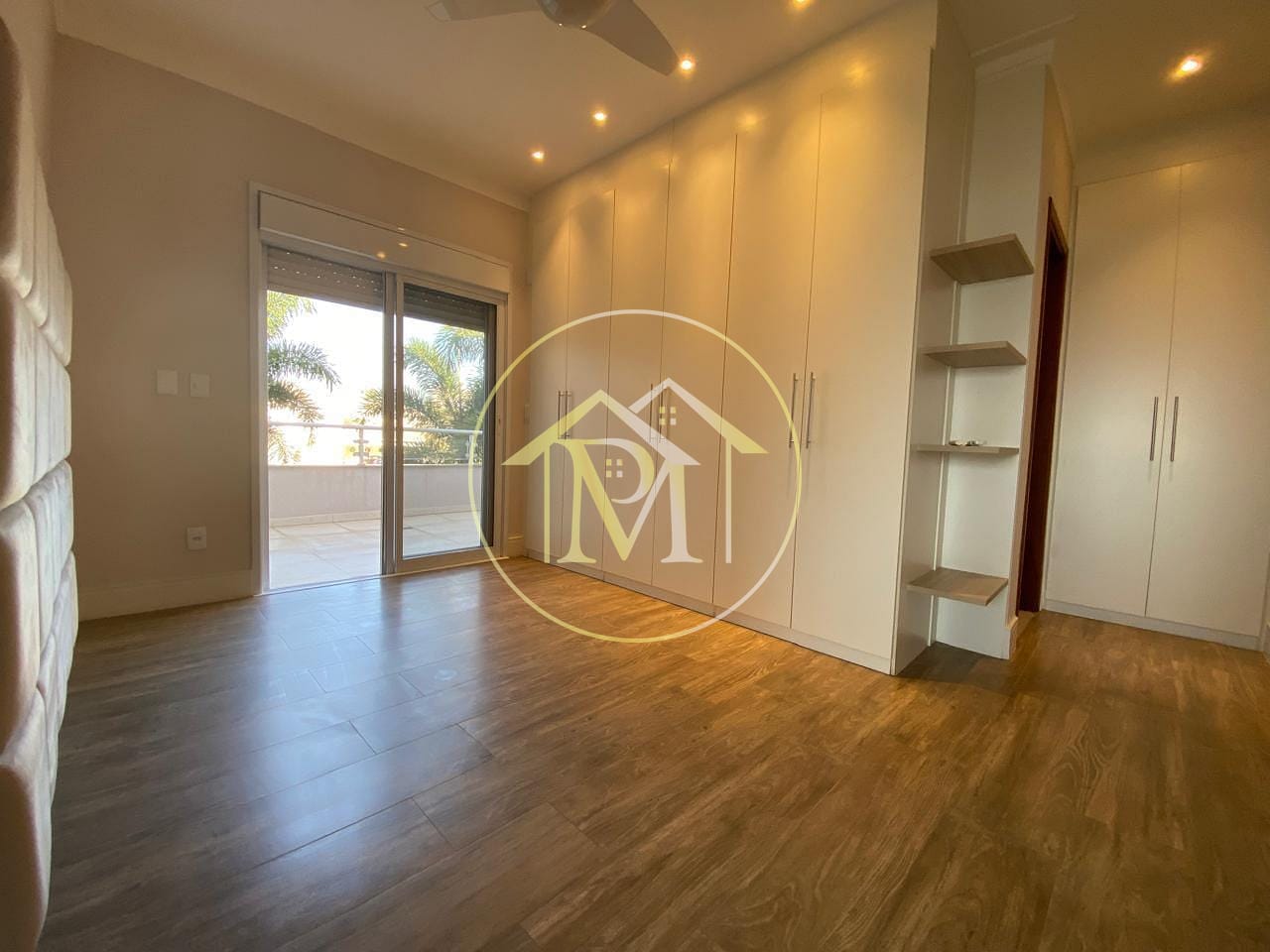 Casa à venda com 4 quartos, 326m² - Foto 11