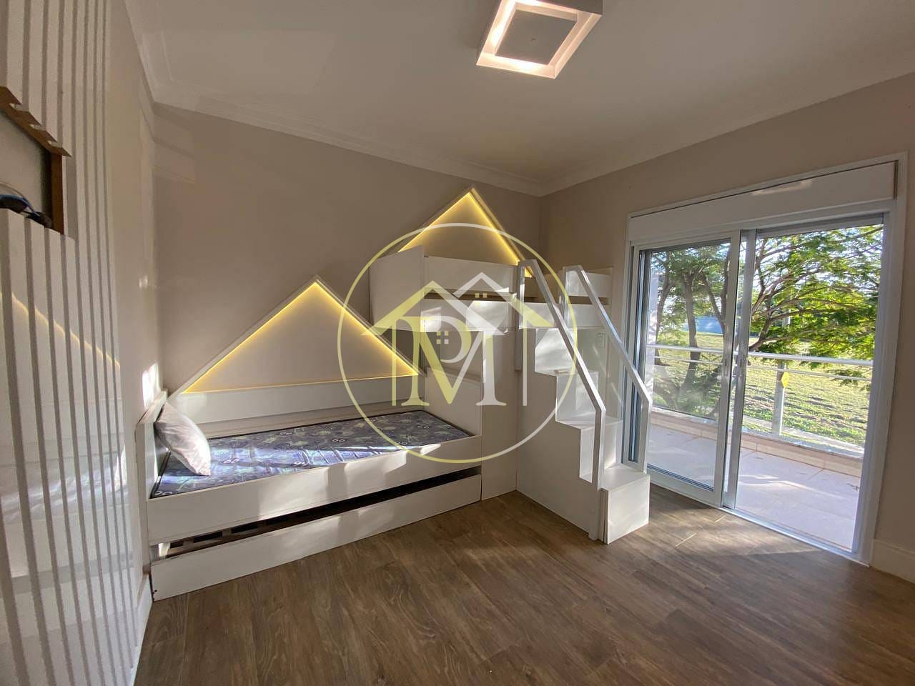 Casa à venda com 4 quartos, 326m² - Foto 18