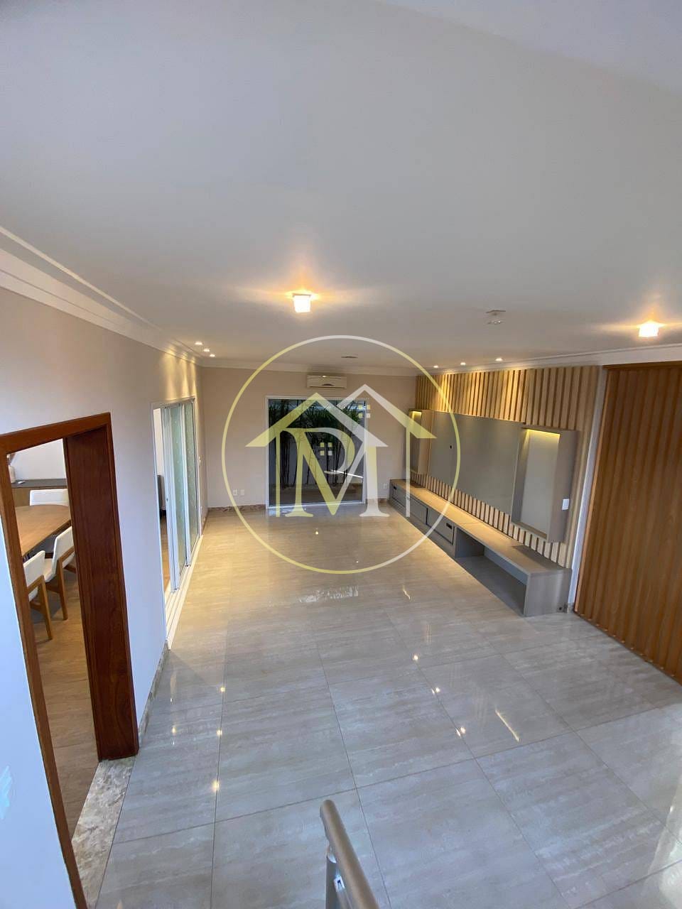 Casa à venda com 4 quartos, 326m² - Foto 2