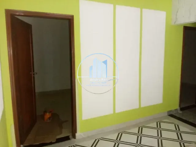 Casa com 250m² 4 quartos e 2 banheiros, à venda, no bairro Jardim Mariosa em Pouso Alegre