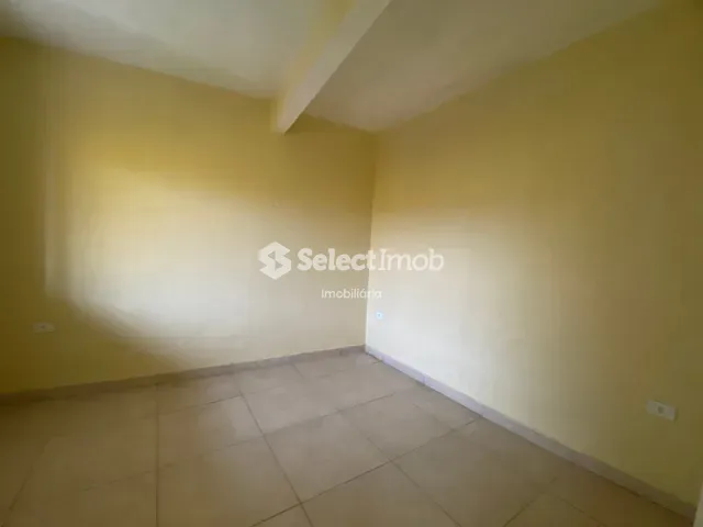 Casa com 80m² 1 quarto e 1 banheiro, para alugar, no bairro Jardim Itapeva em Mauá