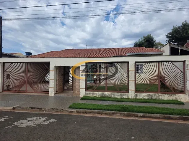 Casa com 378m² 3 quartos e 3 banheiros, à venda, no bairro Aeroporto em Londrina