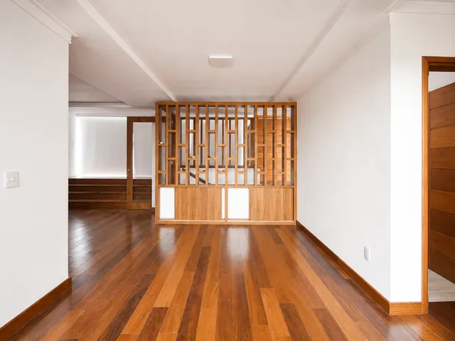 Casa com 300m² 3 quartos e 4 banheiros, para alugar, no bairro Centro em São João da Boa Vista
