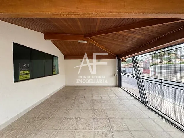 Casa com 250m² 3 quartos e 3 banheiros, à venda ou para alugar, no bairro Parque Esperança em Taubaté