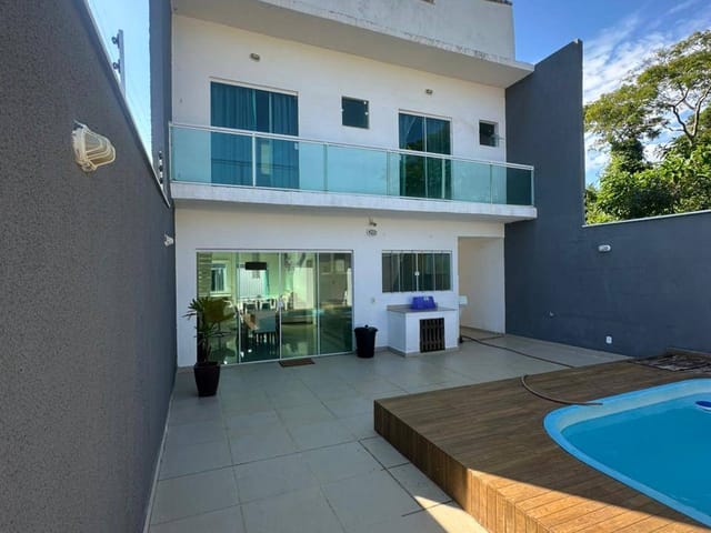 Casa 3 quartos e 3 banheiros, à venda, no bairro Balneário das Garças em Rio das Ostras