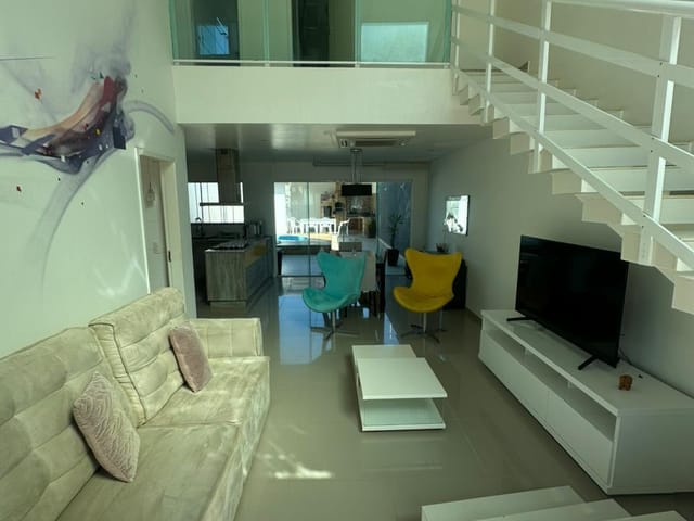 Casa 3 quartos e 3 banheiros, à venda, no bairro Balneário das Garças em Rio das Ostras
