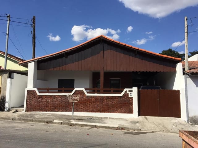 Casa com 300m² 2 quartos e 2 banheiros, à venda, no bairro Alto do Cardoso em Pindamonhangaba