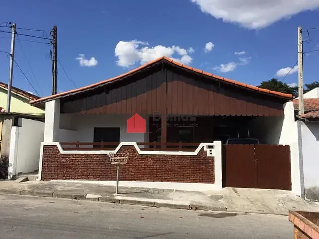 Casa com 300m² 2 quartos e 2 banheiros, à venda, no bairro Alto do Cardoso em Pindamonhangaba