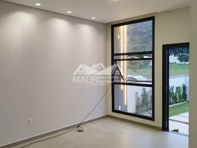 Casa 2 quartos e 1 banheiro, à venda, no bairro Alto Aririú em Palhoça