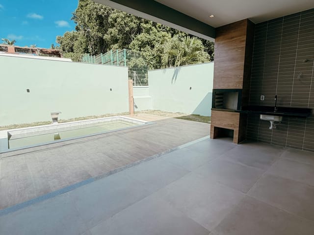 Casa com 400m² 3 quartos e 3 banheiros, à venda, no bairro Alphaville em Rio das Ostras
