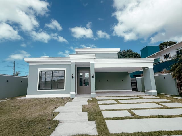 Casa com 400m² 3 quartos e 3 banheiros, à venda, no bairro Alphaville em Rio das Ostras