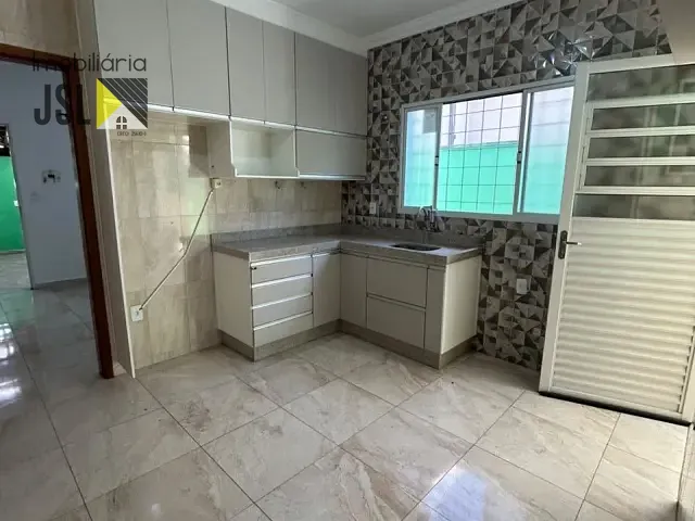 Casa com 125m² 3 quartos e 2 banheiros, para alugar, no bairro Vila Antônio Augusto Luiz em Caçapava