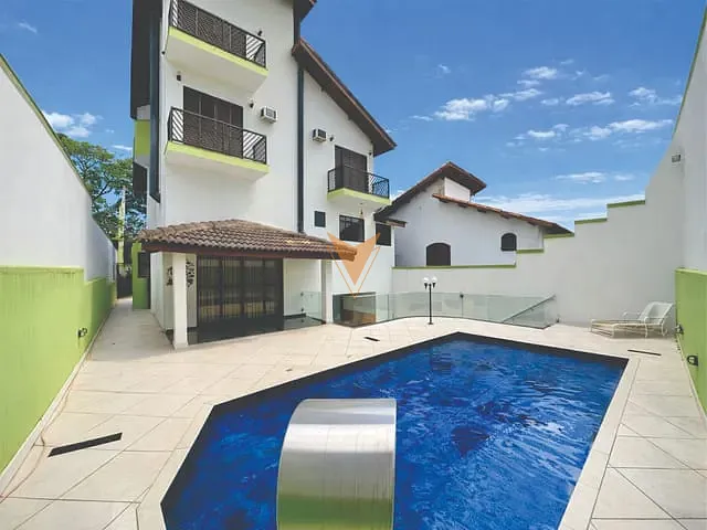 Casa com 374m² 4 quartos e 6 banheiros, à venda, no bairro San Diego Park em Cotia