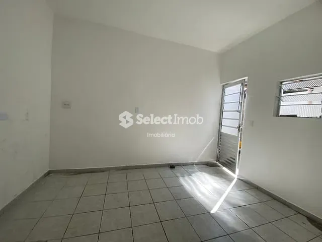 Casa com 80m² 1 quarto e 1 banheiro, para alugar, no bairro Vila Ana em Mauá