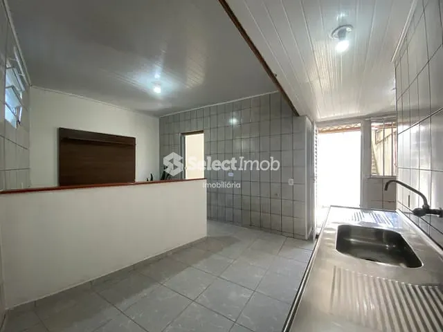 Casa com 80m² 1 quarto e 1 banheiro, para alugar, no bairro Vila Ana em Mauá