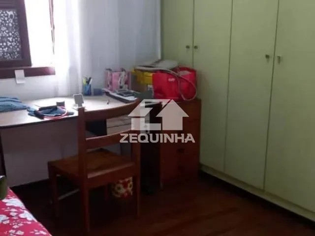Casa com 288m² 4 quartos e 3 banheiros, à venda, no bairro Jardim das Flores em Osasco