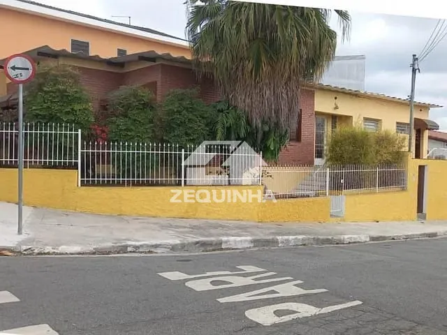 Casa com 288m² 4 quartos e 3 banheiros, à venda, no bairro Jardim das Flores em Osasco