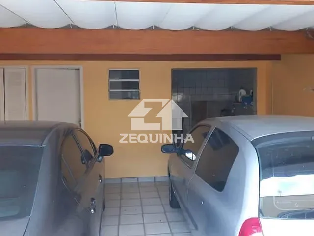 Casa com 288m² 4 quartos e 3 banheiros, à venda, no bairro Jardim das Flores em Osasco