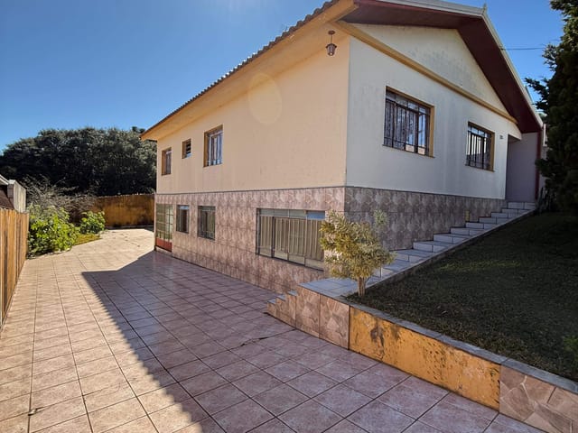 Casa com 220m² 4 quartos e 3 banheiros, à venda, no bairro Nova Rússia em Ponta Grossa