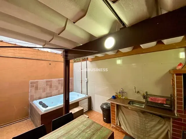 Casa 2 quartos e 2 banheiros, à venda, no bairro Tupi em Praia Grande
