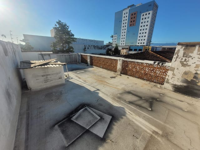 Casa com 300m², à venda ou para alugar, no bairro Centro em Pindamonhangaba