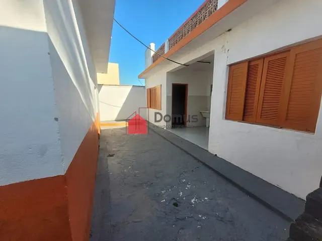 Casa com 300m², à venda ou para alugar, no bairro Centro em Pindamonhangaba