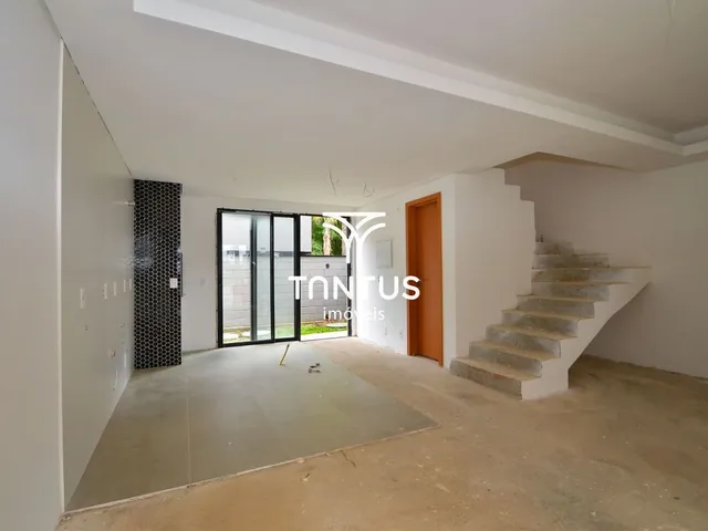 Casa com 98m² 3 quartos e 4 banheiros, à venda, no bairro Santa Cândida em Curitiba