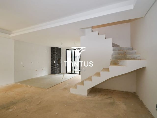 Casa com 98m² 3 quartos e 4 banheiros, à venda, no bairro Santa Cândida em Curitiba