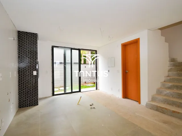 Casa com 98m² 3 quartos e 4 banheiros, à venda, no bairro Santa Cândida em Curitiba