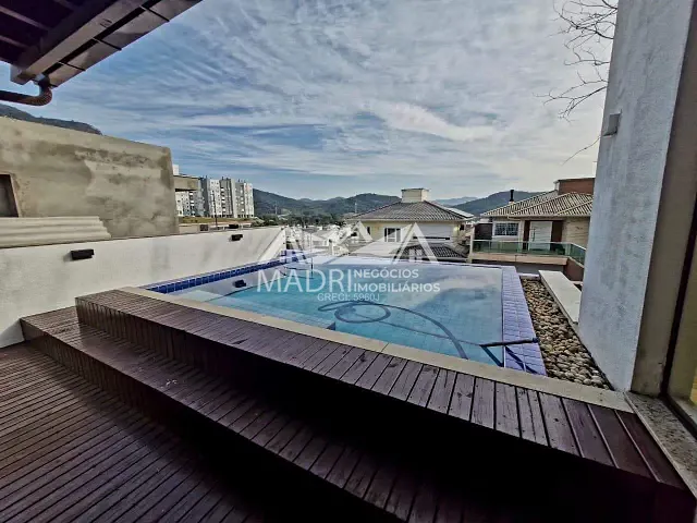 Casa com 360m² 3 quartos e 4 banheiros, à venda ou para alugar, no bairro Pedra Branca em Palhoça