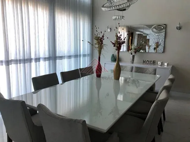 Casa com 500m² 4 quartos e 1 banheiro, à venda, no bairro Vila Assis Brasil em Mauá